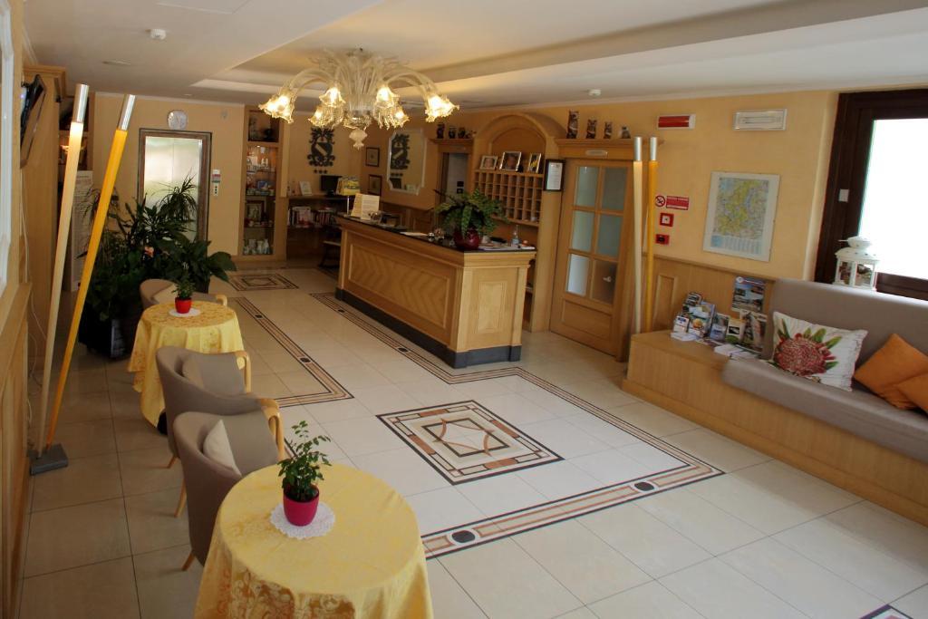Hotel Fioroni Bellagio Luaran gambar