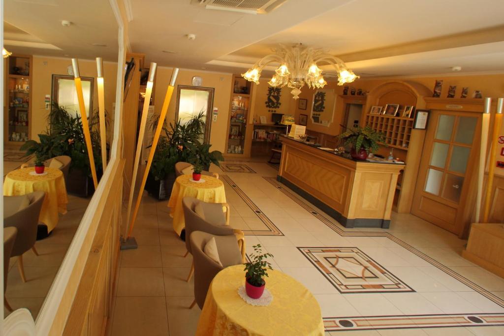 Hotel Fioroni Bellagio Luaran gambar