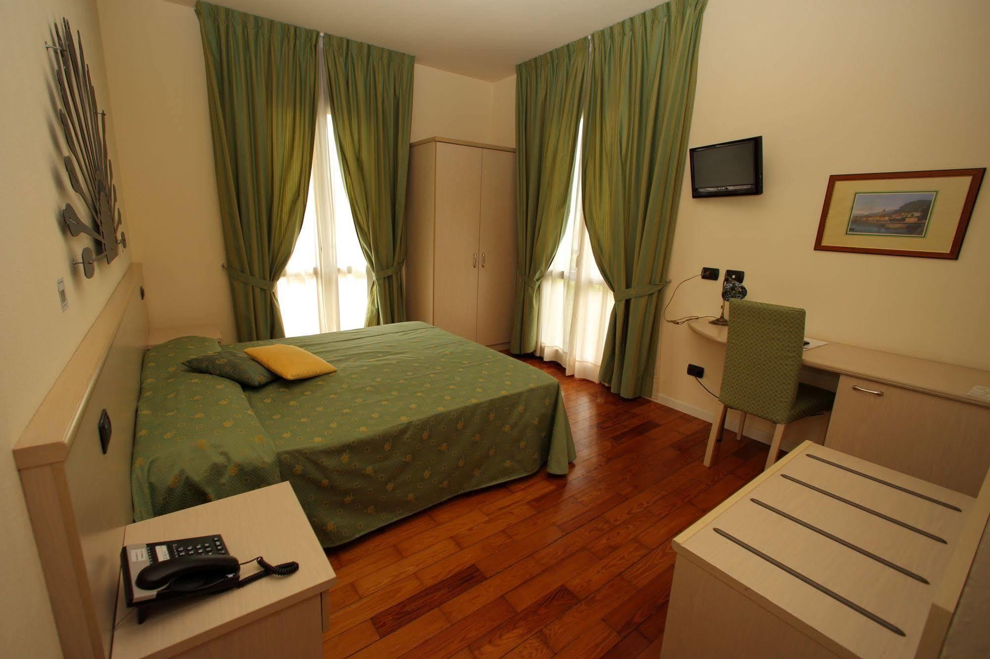 Hotel Fioroni Bellagio Luaran gambar