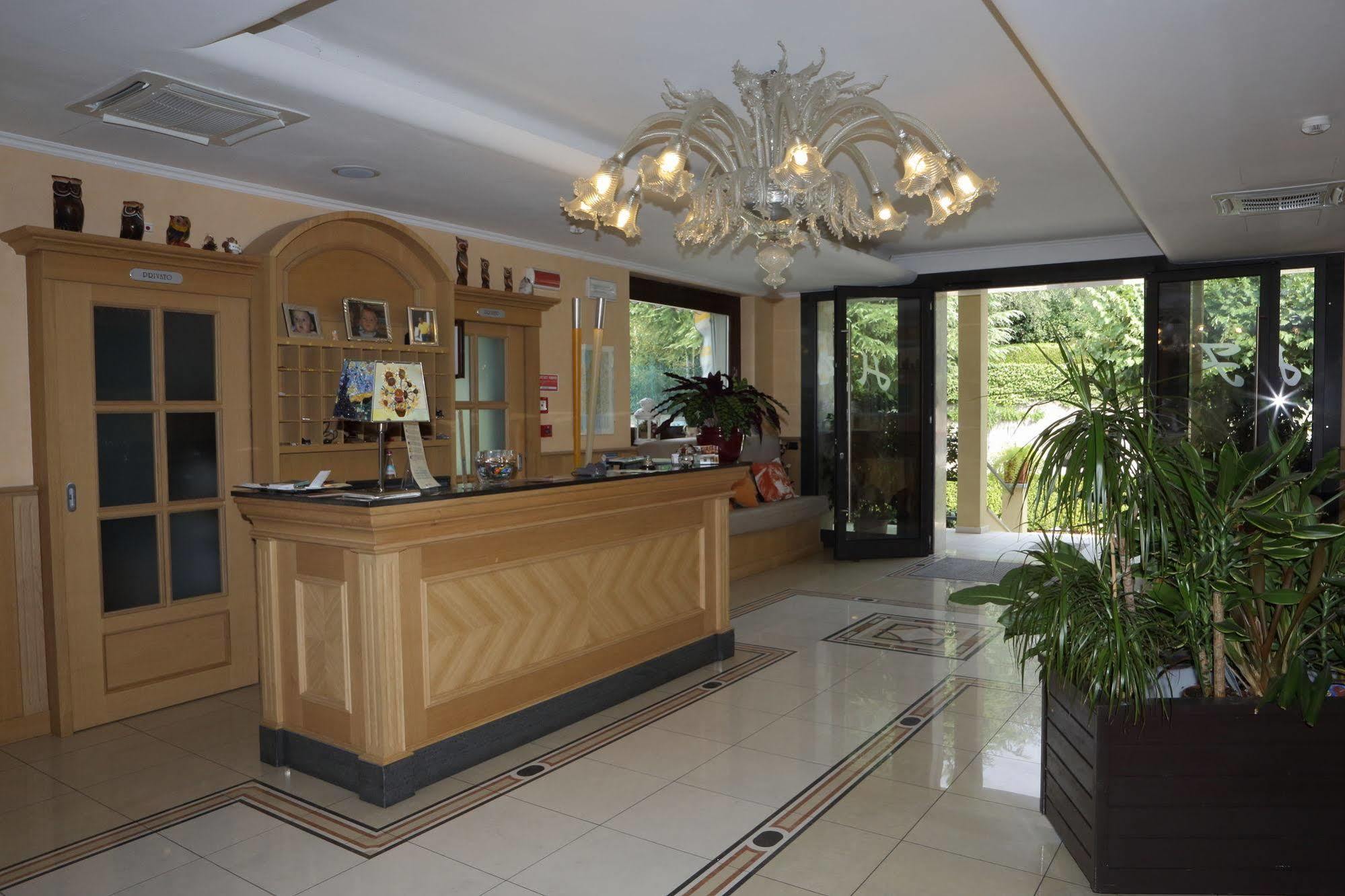 Hotel Fioroni Bellagio Luaran gambar